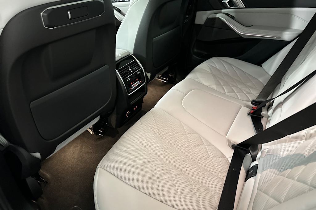 Thumbnail: 2024 BMW X5 - 10