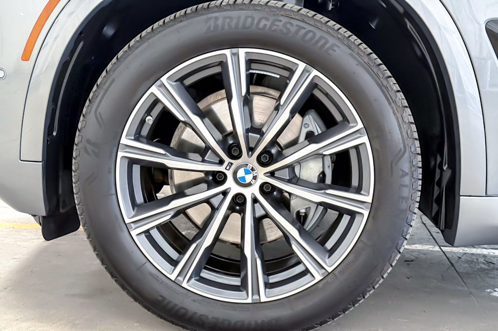 Thumbnail: 2026 BMW X5 - 8