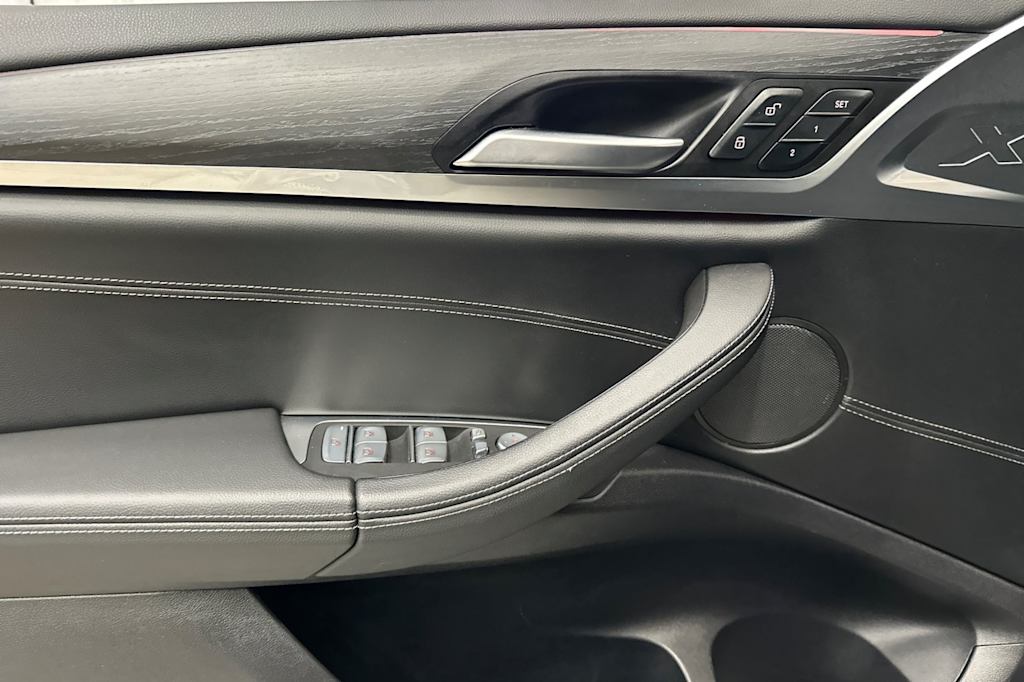 Thumbnail: 2023 BMW X4 - 22