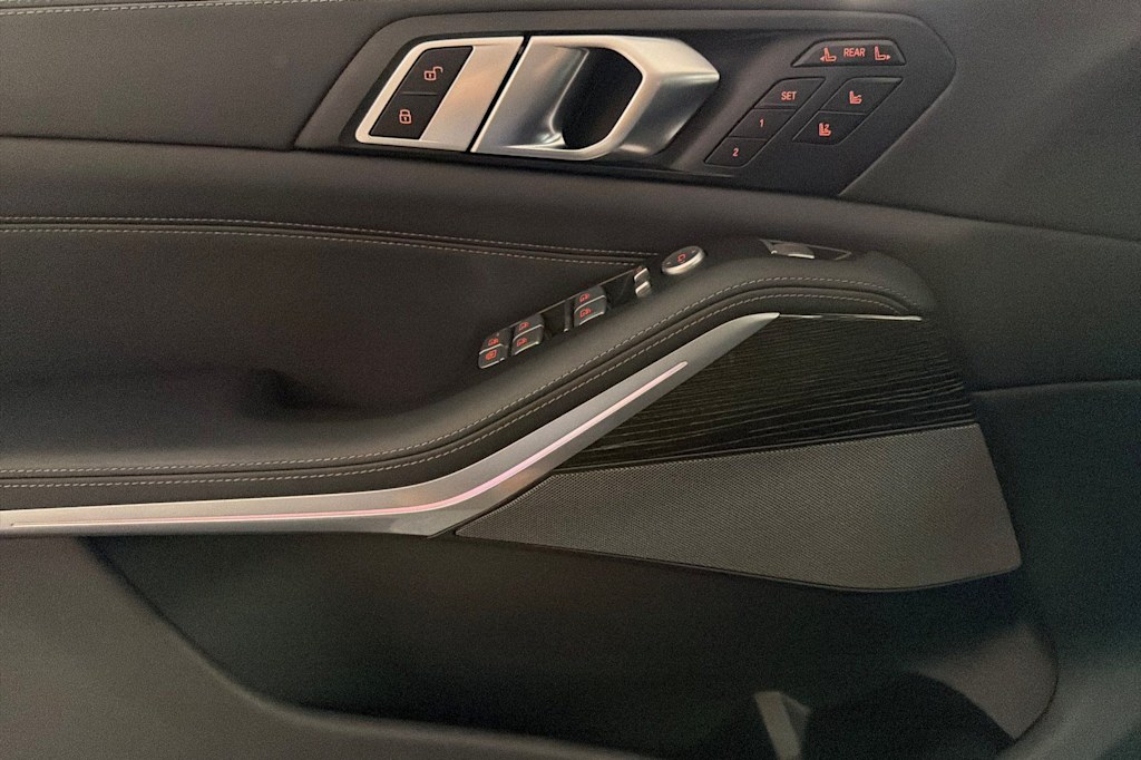 Thumbnail: 2024 BMW X7 - 21