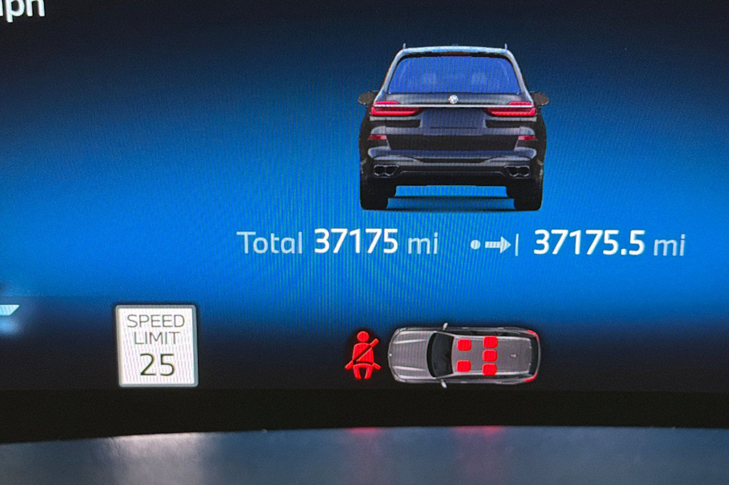Thumbnail: 2024 BMW X7 - 16