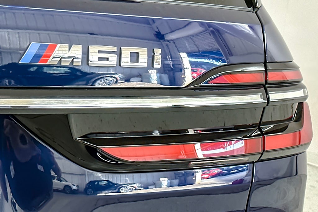 Thumbnail: 2023 BMW X7 - 28