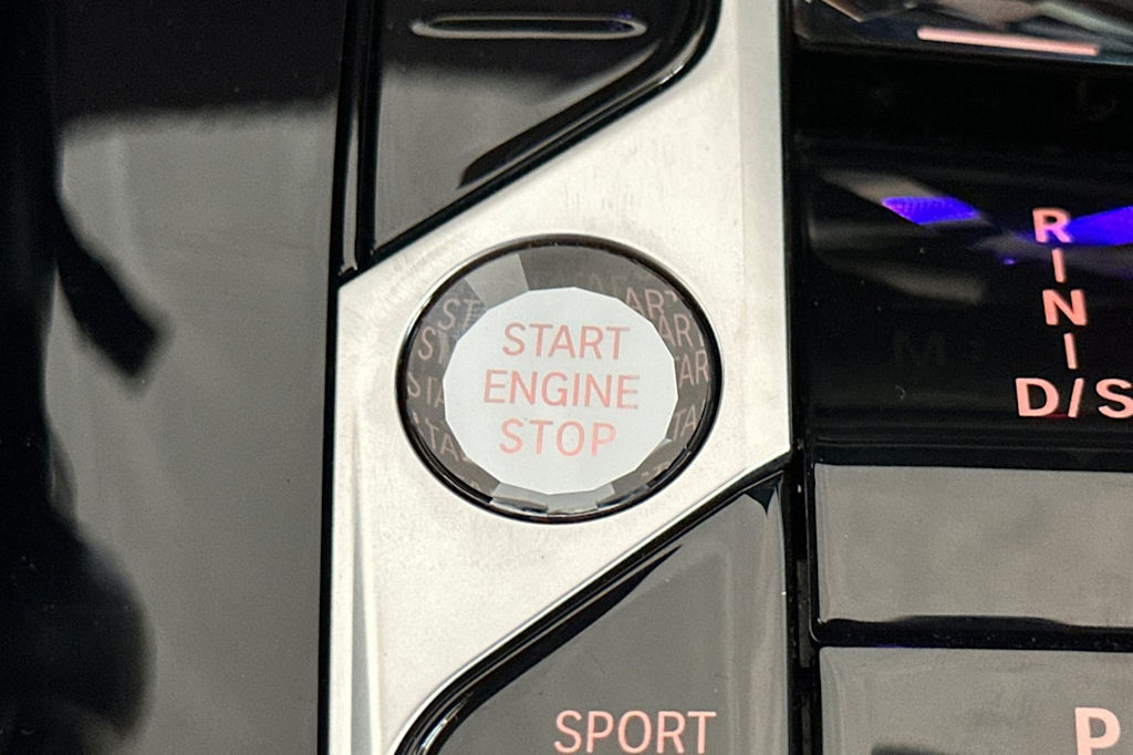 Thumbnail: 2023 BMW X7 - 25