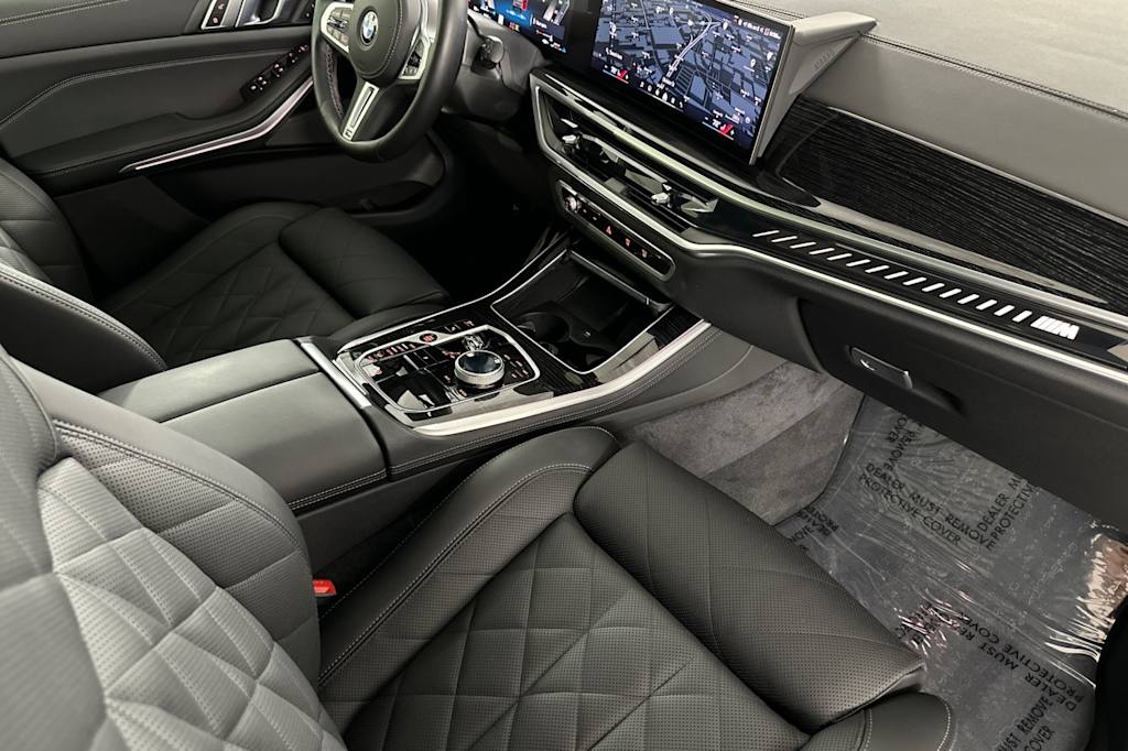 2025 BMW X5 M60i 11