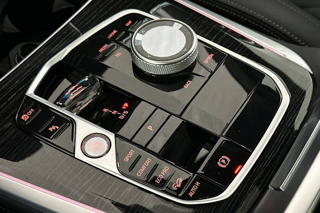 2025 BMW X5 M60i 13