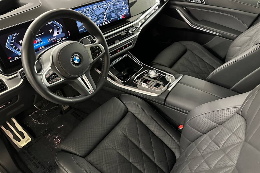 2025 BMW X5 M60i 8