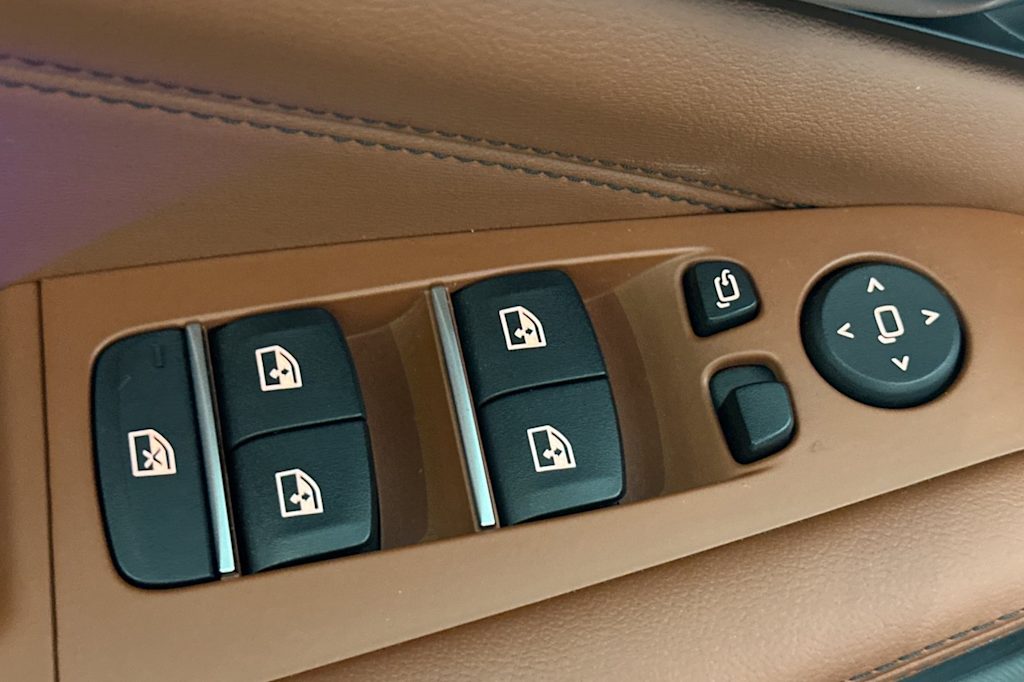 Thumbnail: 2025 BMW X5 - 21