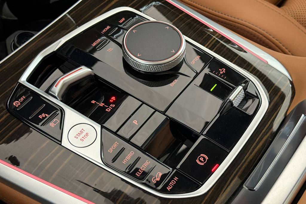 Thumbnail: 2026 BMW X5 - 9
