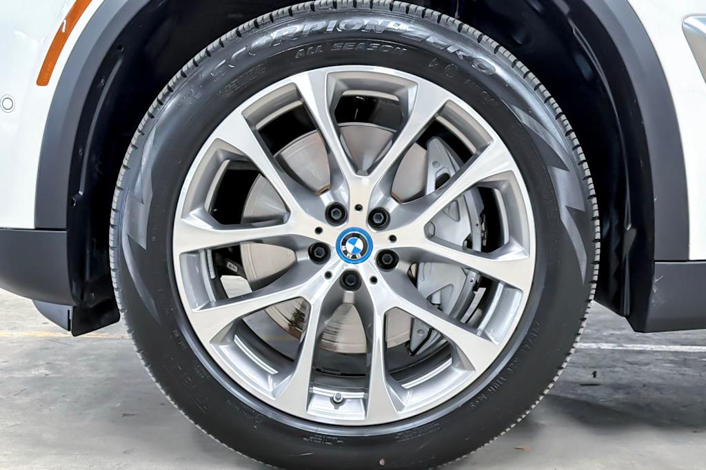 Thumbnail: 2024 BMW X5 - 8