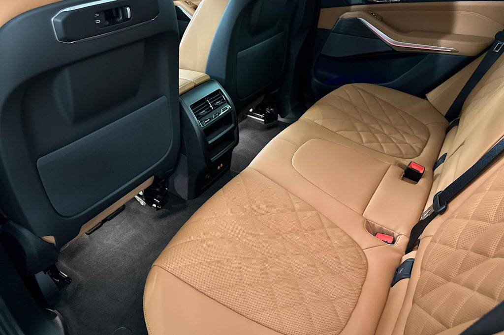 Thumbnail: 2026 BMW X5 - 10