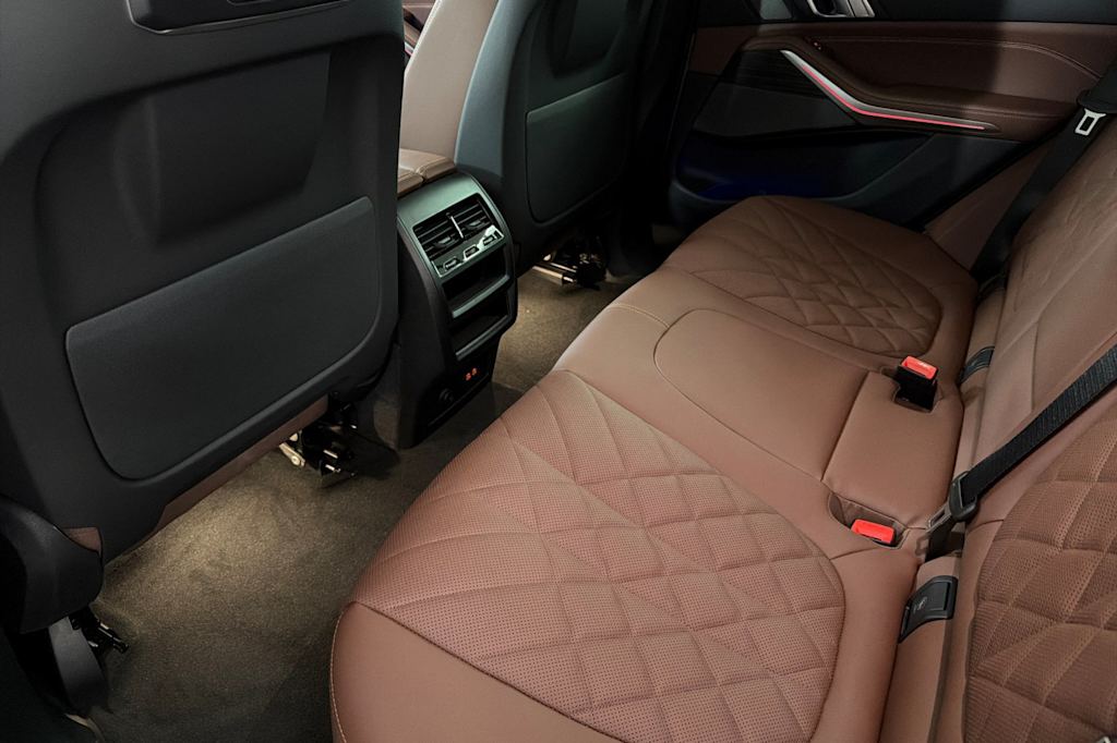 Thumbnail: 2026 BMW X5 - 10