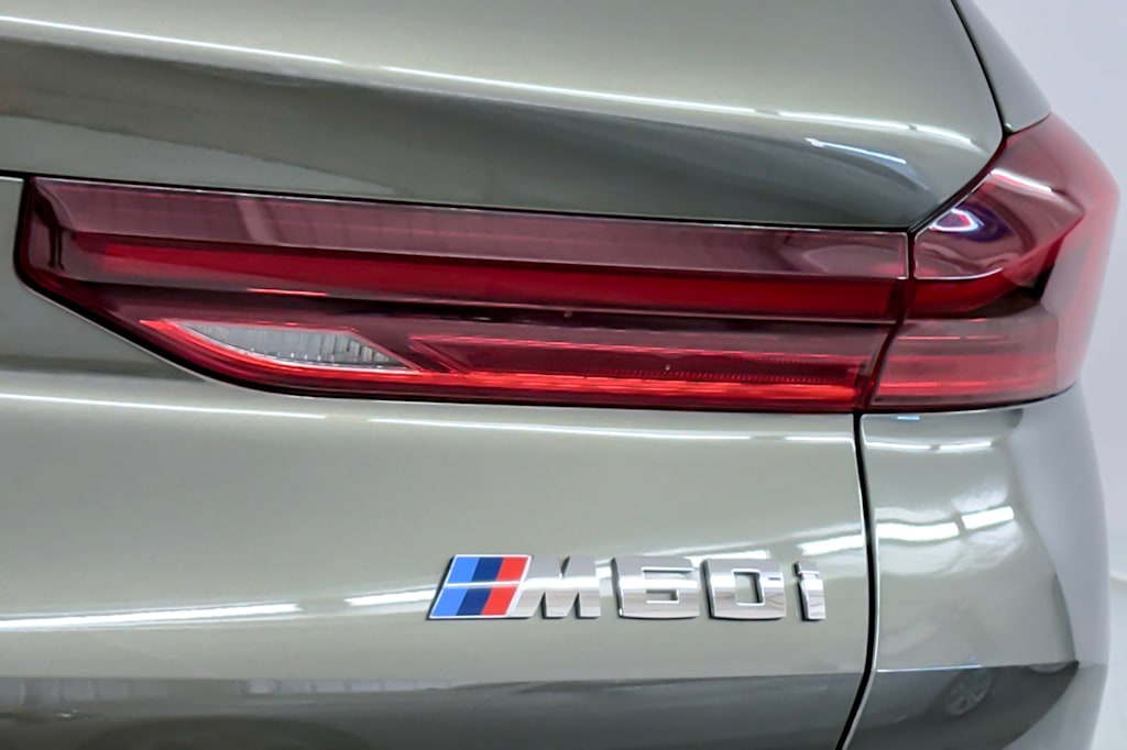 2024 BMW X6 M60i 28