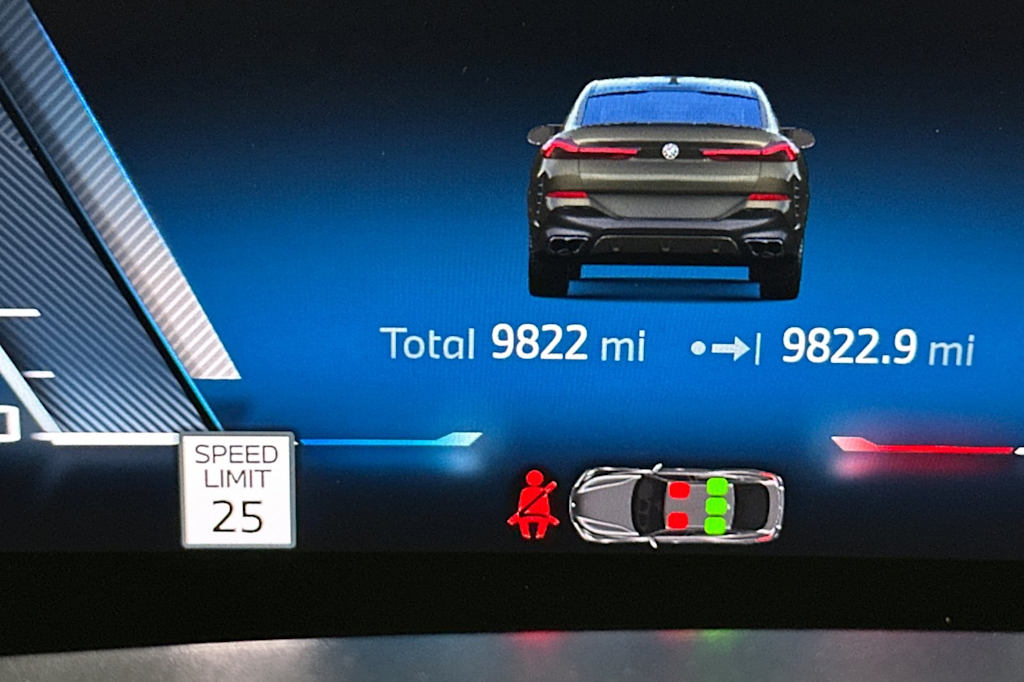 2024 BMW X6 M60i 27