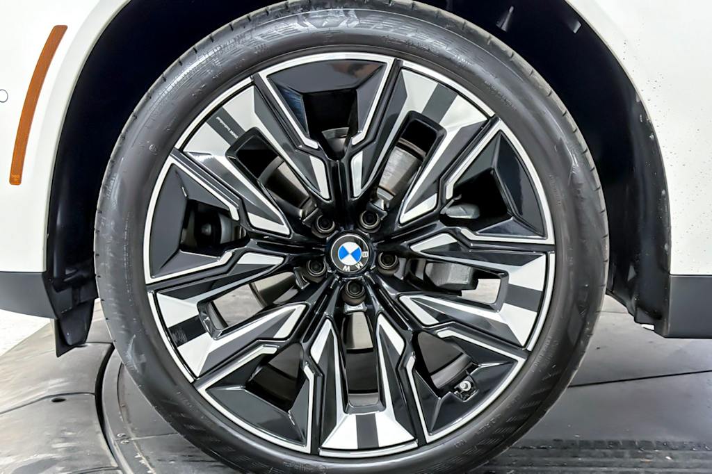 Thumbnail: 2025 BMW X3 - 8