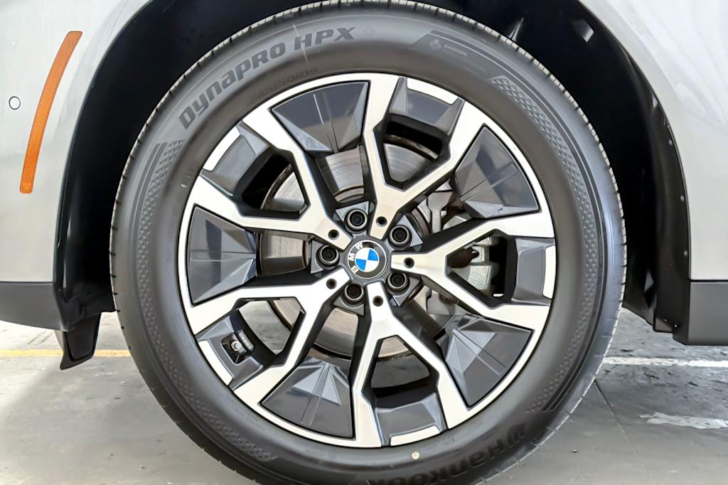 Thumbnail: 2026 BMW X3 - 8