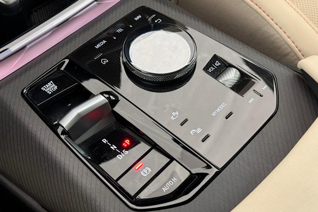 Thumbnail: 2026 BMW X3 - 15