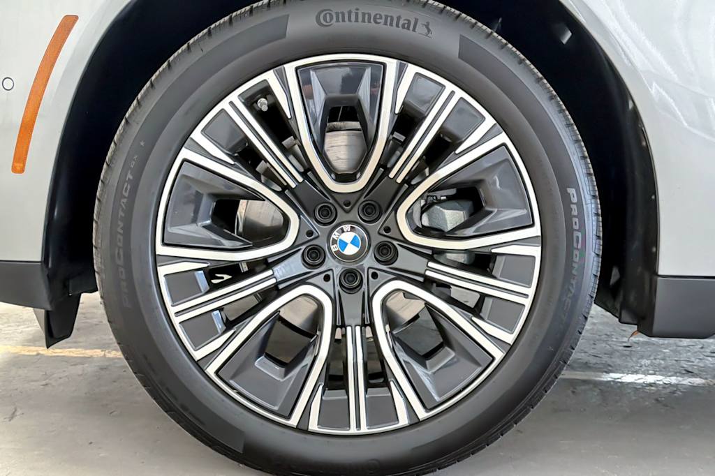 Thumbnail: 2025 BMW X3 - 8