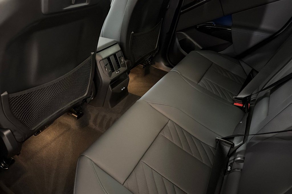 Thumbnail: 2026 BMW X3 - 10