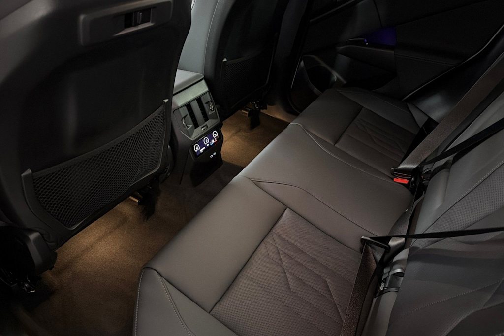 Thumbnail: 2026 BMW X3 - 11