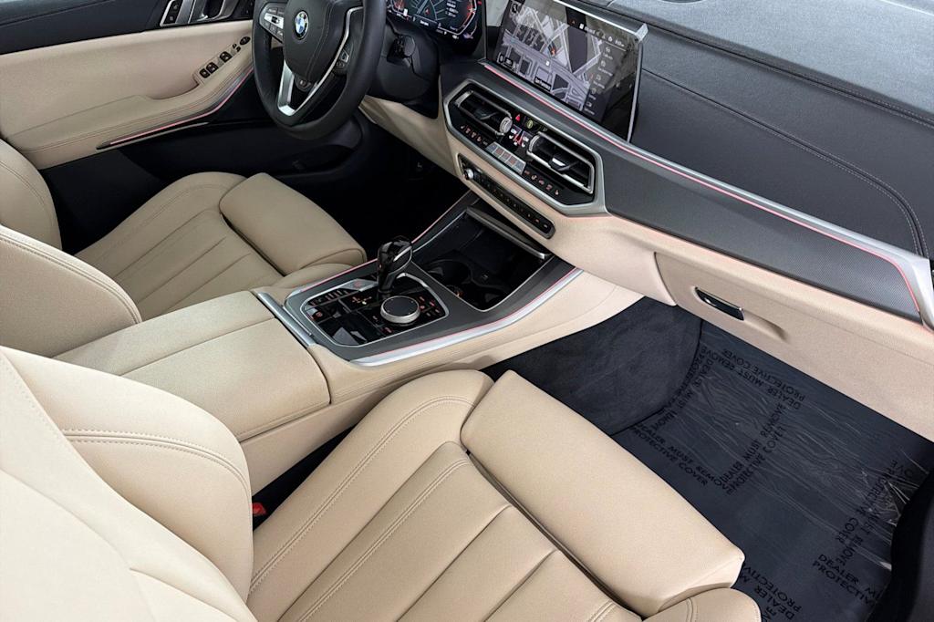 Thumbnail: 2022 BMW X5 - 10