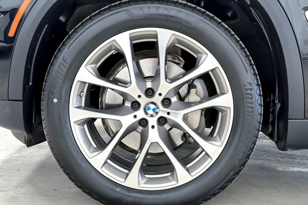 Thumbnail: 2022 BMW X5 - 8