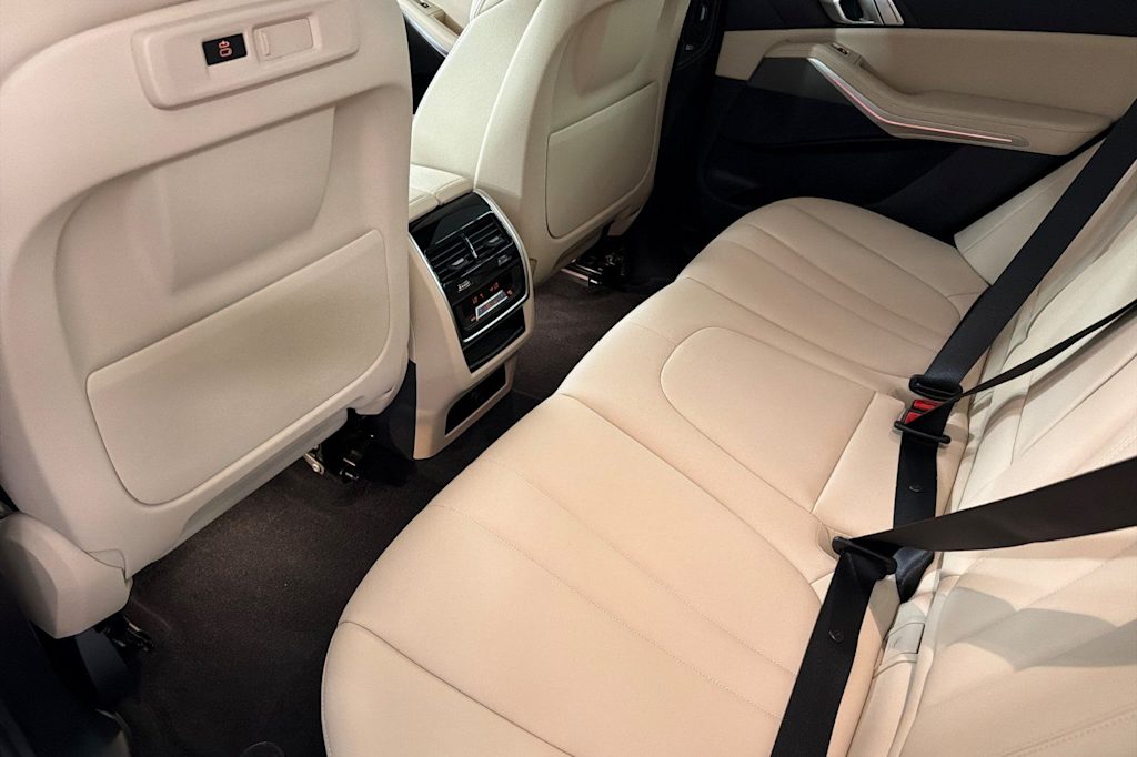 Thumbnail: 2022 BMW X5 - 11