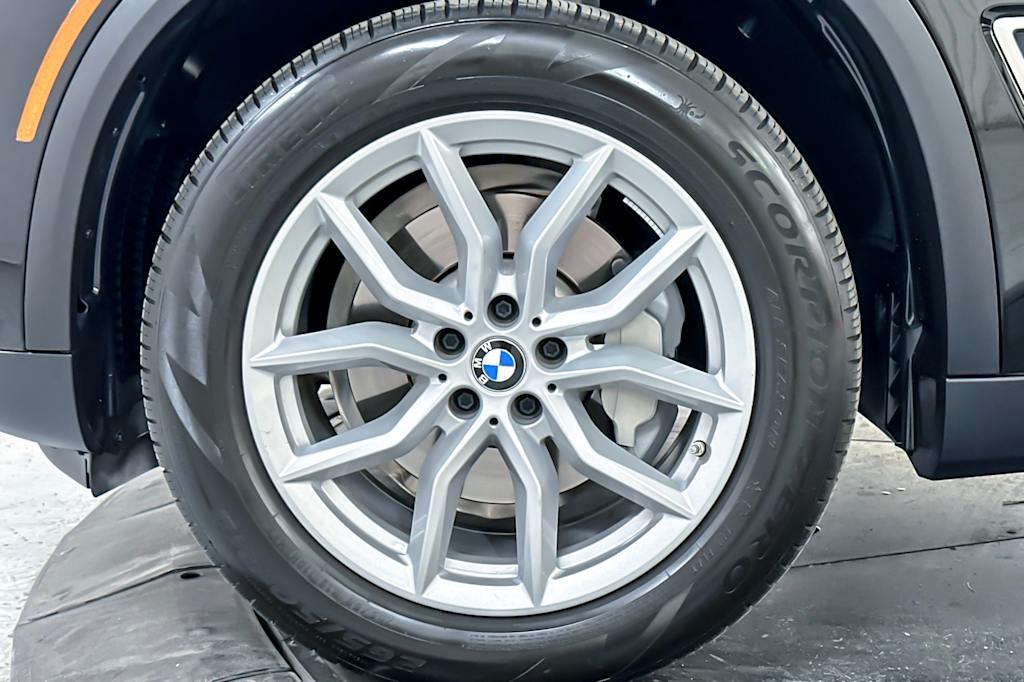 Thumbnail: 2023 BMW X5 - 8
