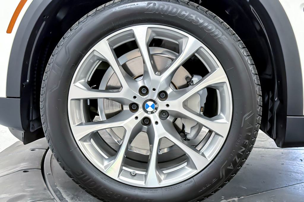 Thumbnail: 2023 BMW X5 - 8