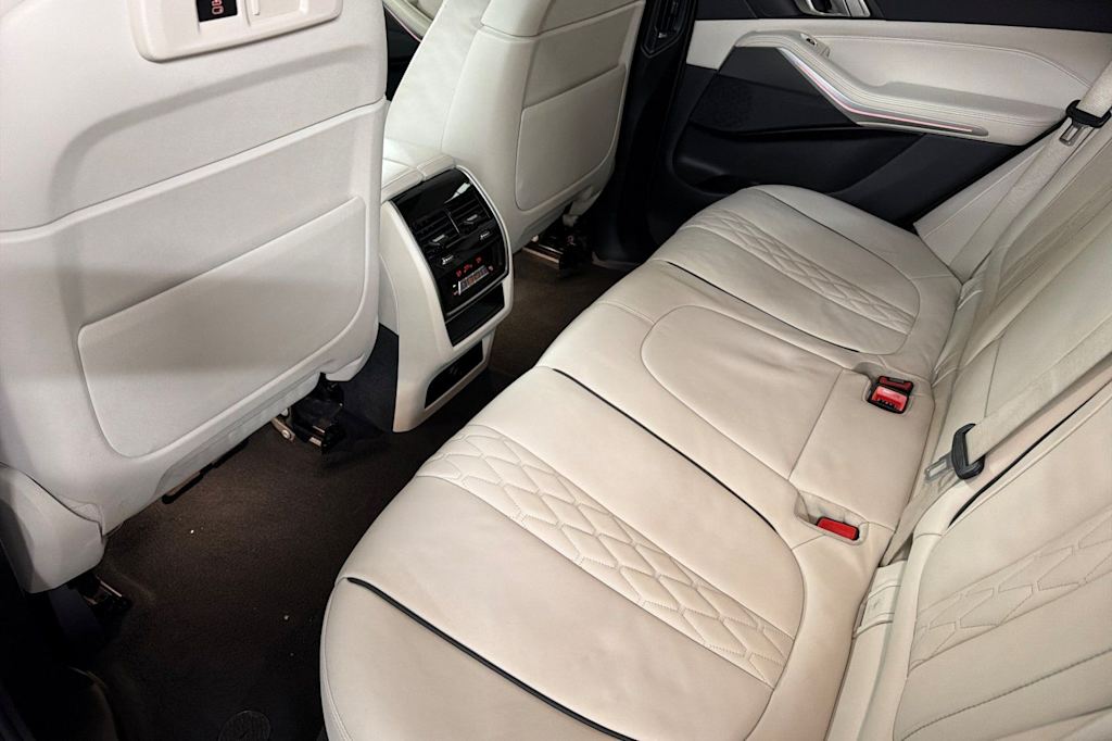 Thumbnail: 2023 BMW X5 - 11