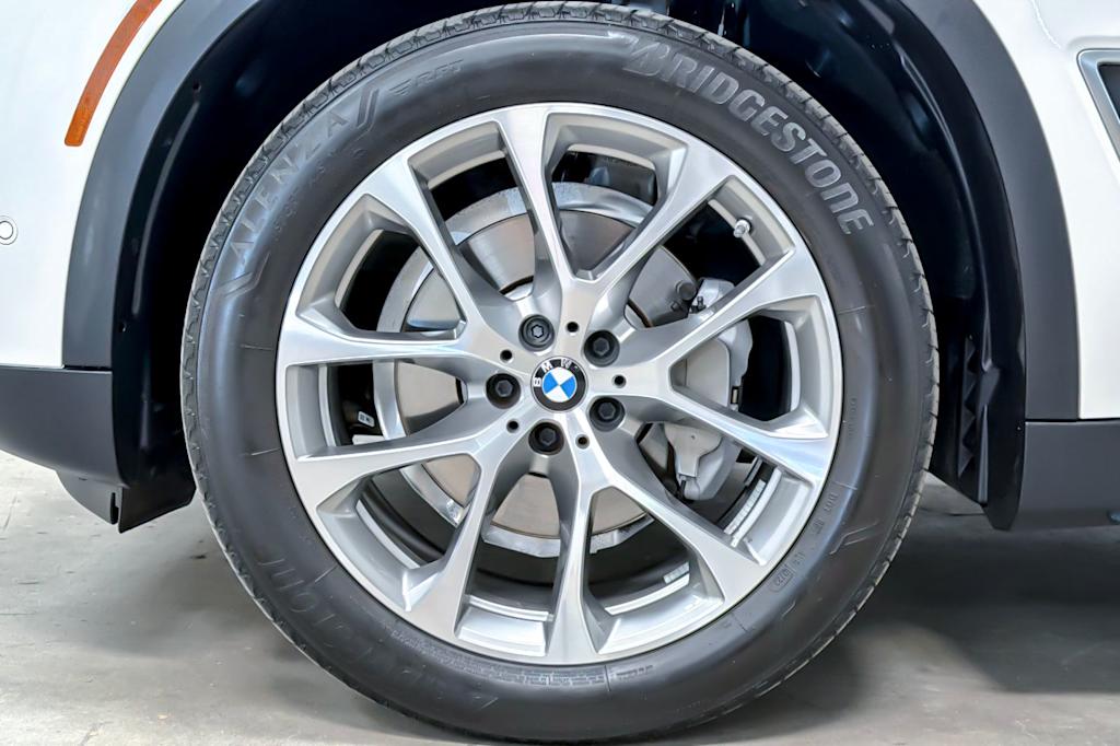 Thumbnail: 2023 BMW X5 - 8