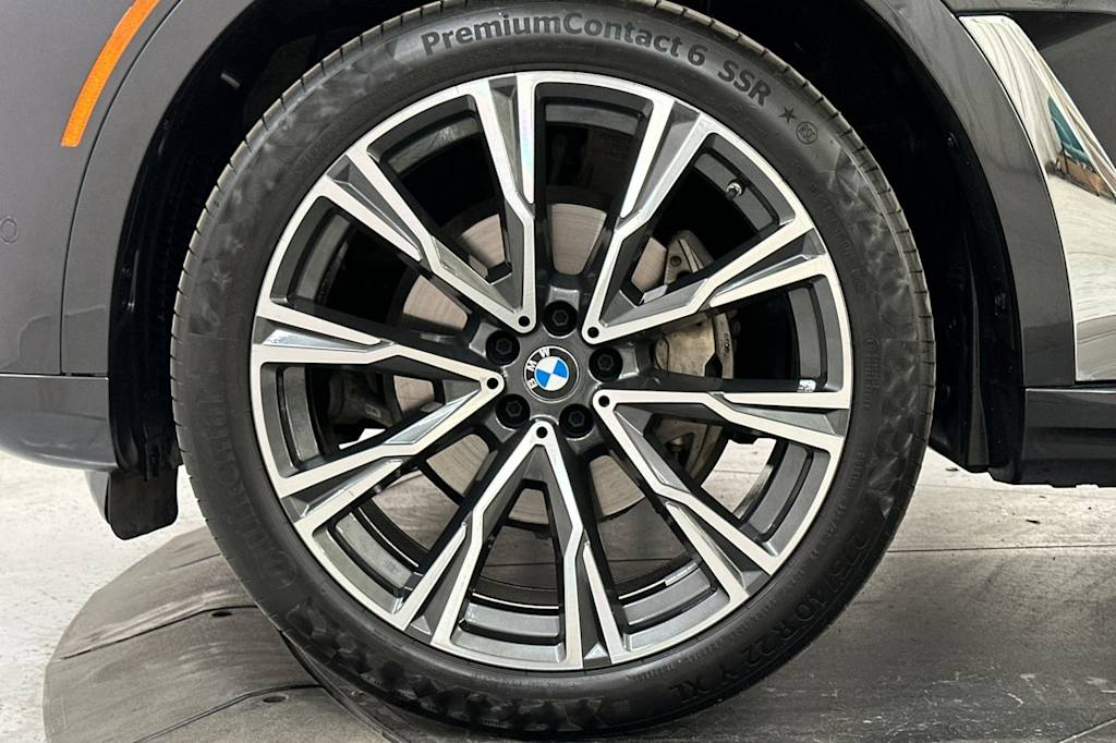 2022 BMW X7 xDrive40i 8