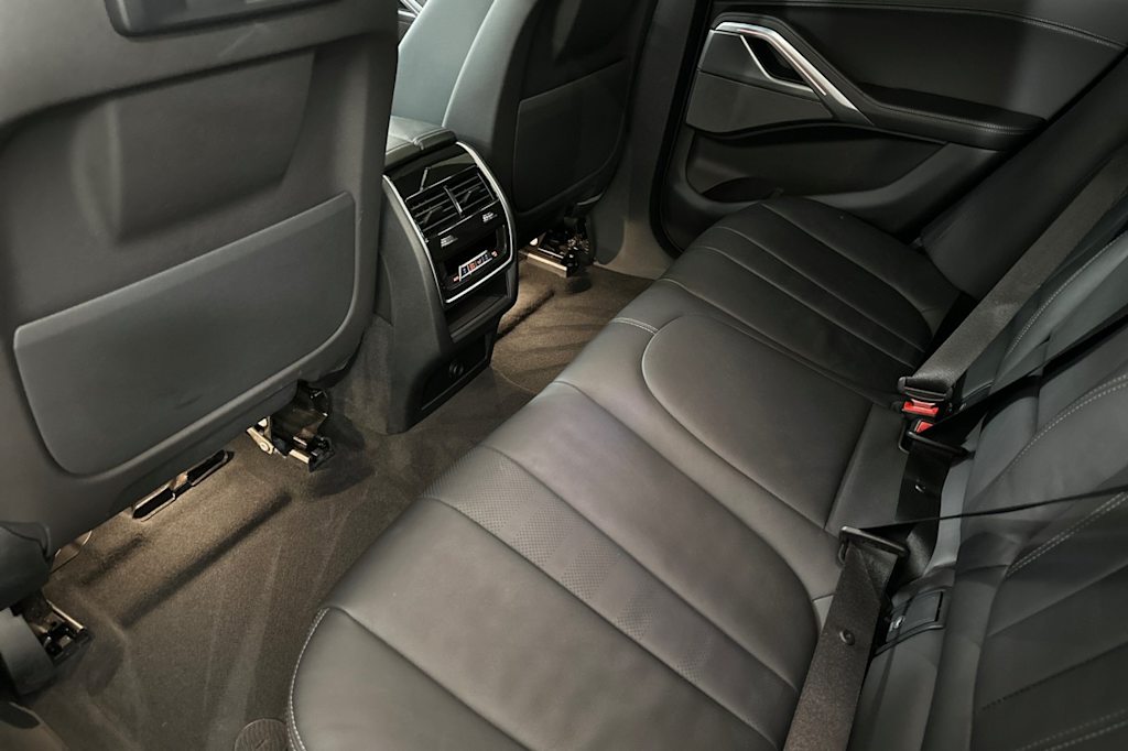 2022 BMW X6 xDrive40i 10