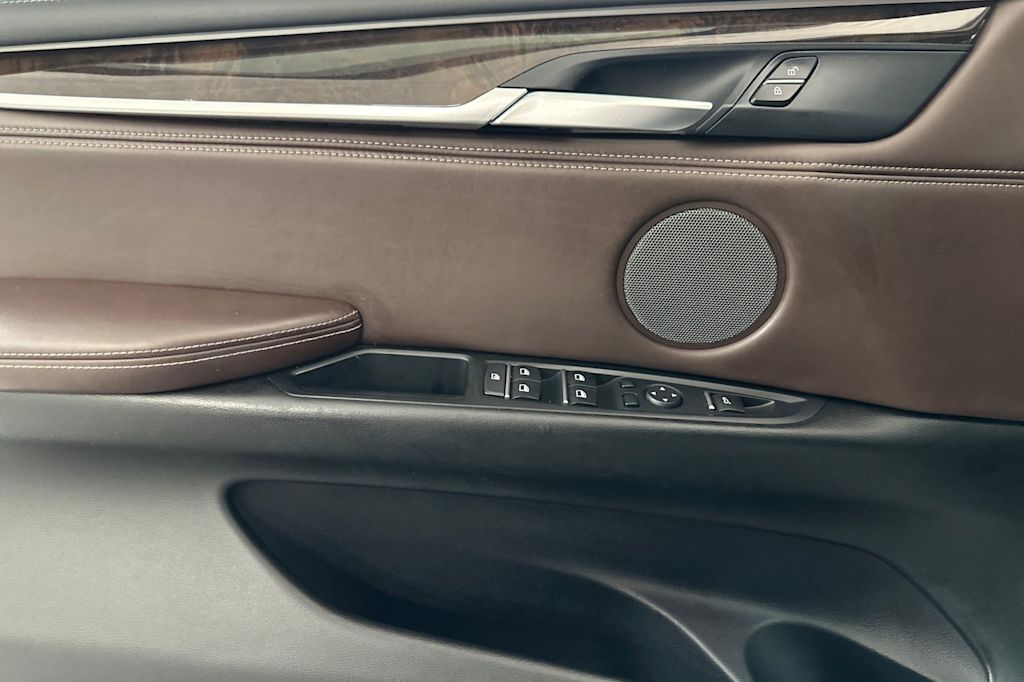 Thumbnail: 2015 BMW X5 - 21