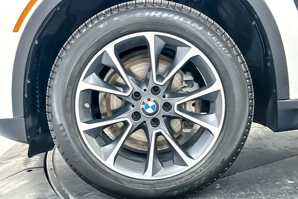 Thumbnail: 2015 BMW X5 - 8