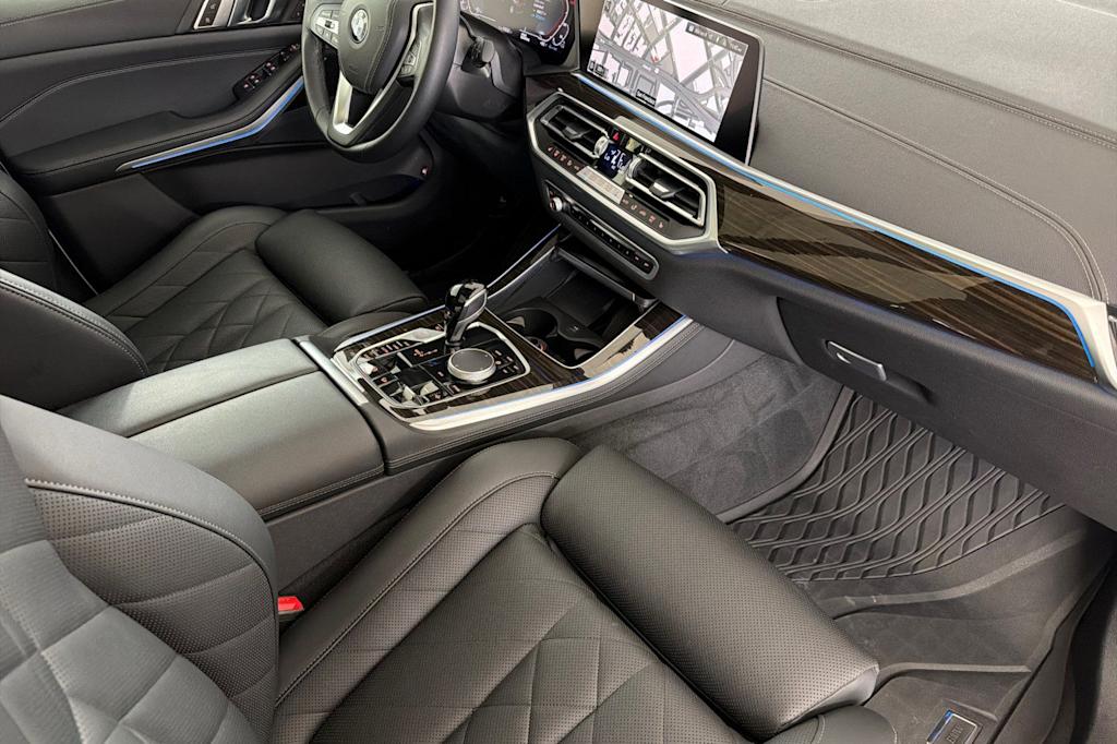 Thumbnail: 2023 BMW X5 - 13