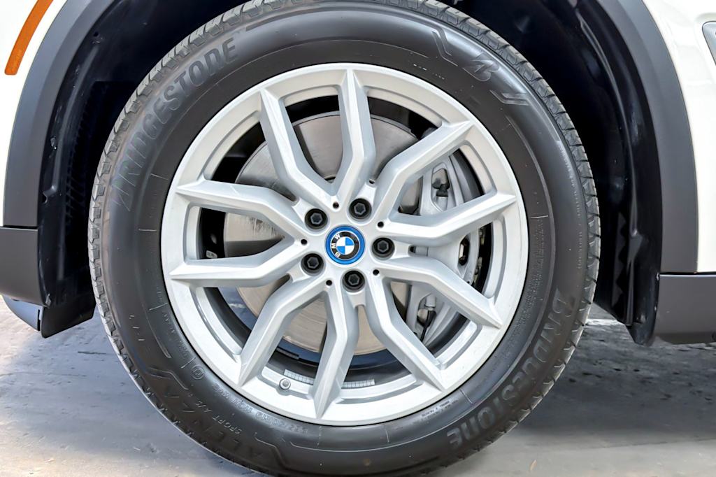 Thumbnail: 2023 BMW X5 - 8