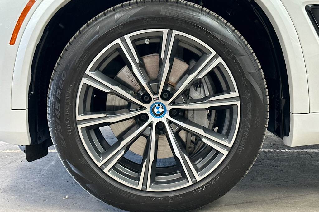 2022 BMW X5 xDrive45e 8