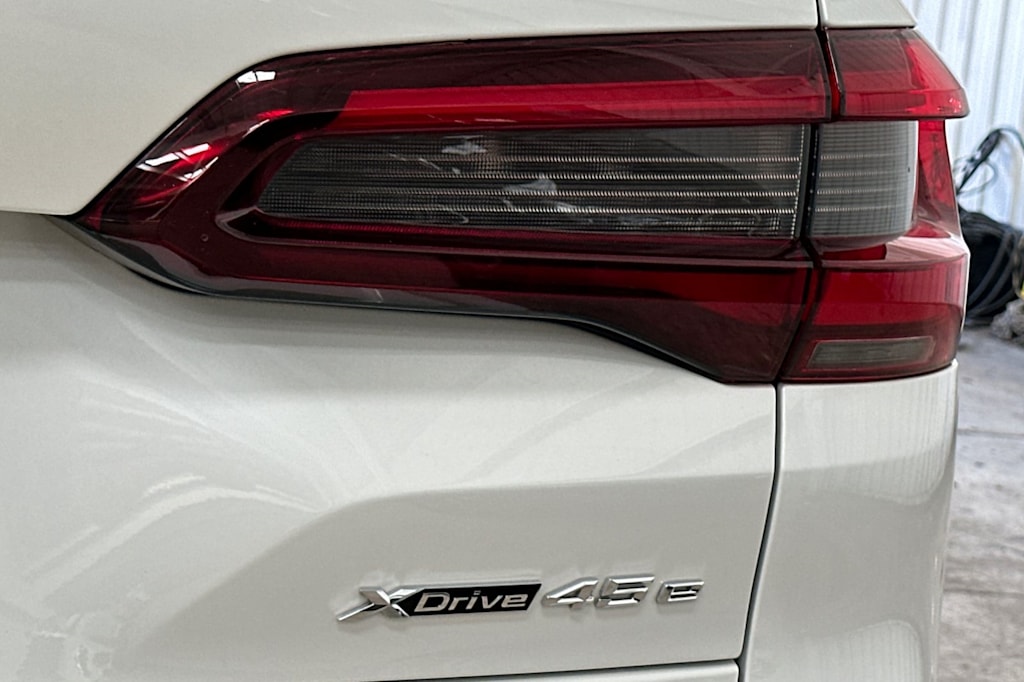 2022 BMW X5 xDrive45e 27