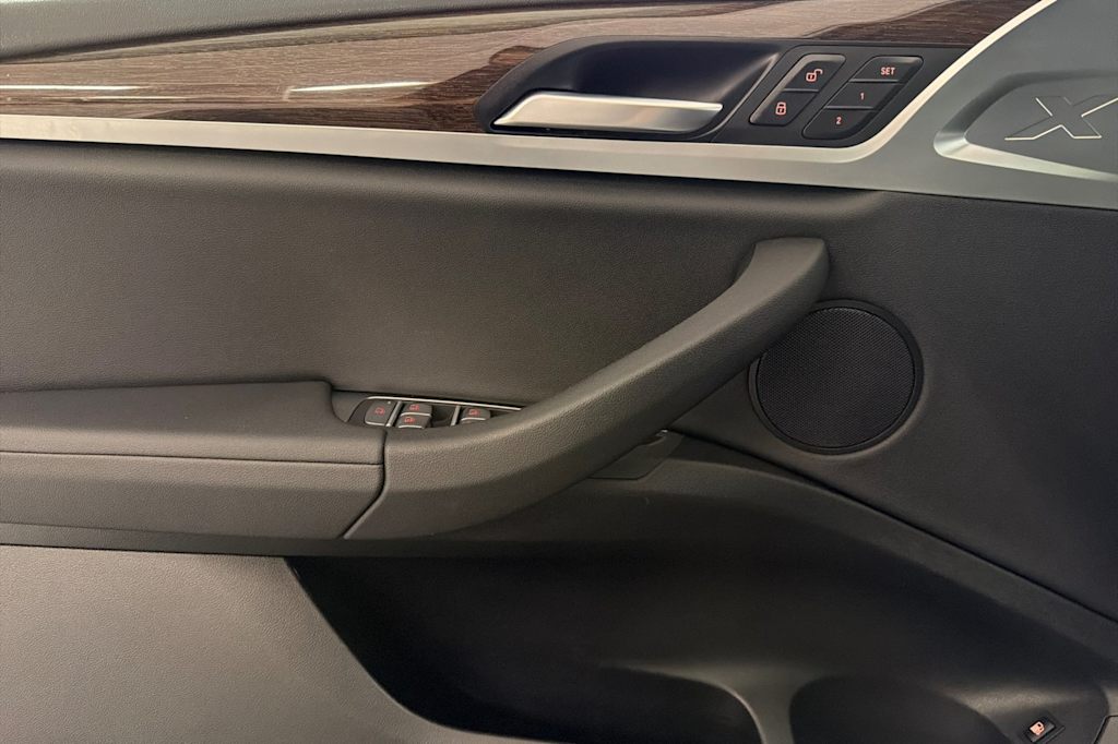 Thumbnail: 2021 BMW X3 - 21