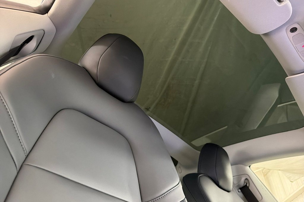 Thumbnail: 2018 Tesla Model 3 - 20