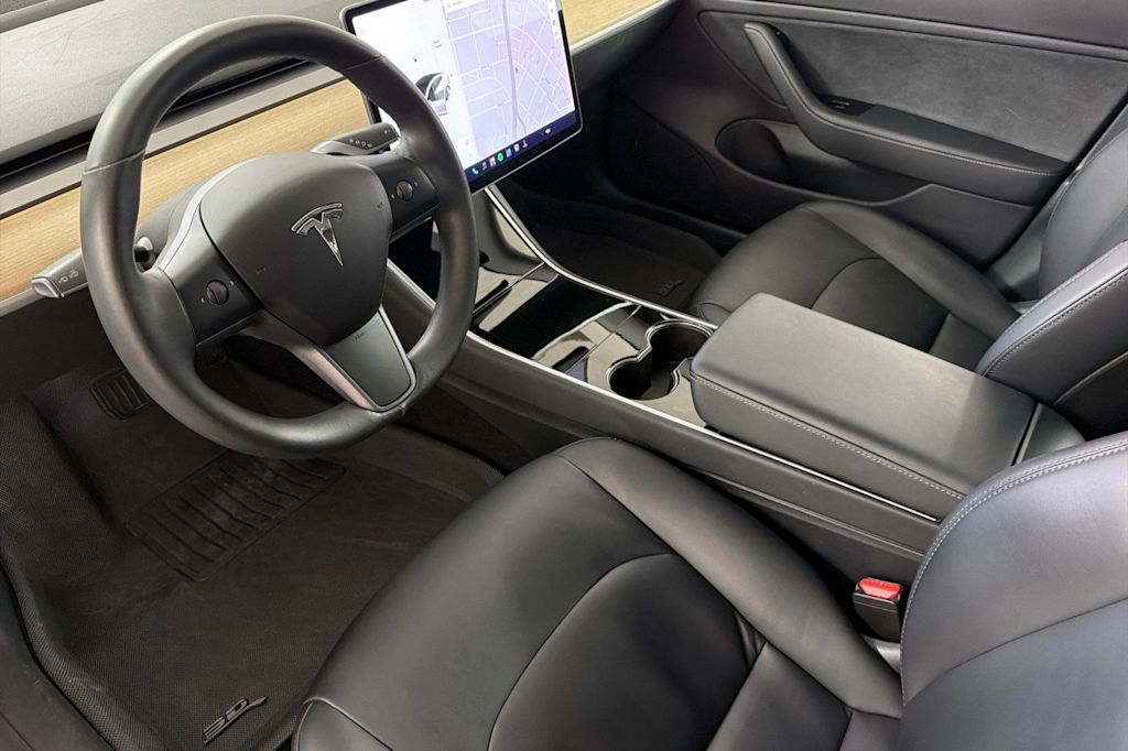Thumbnail: 2018 Tesla Model 3 - 9