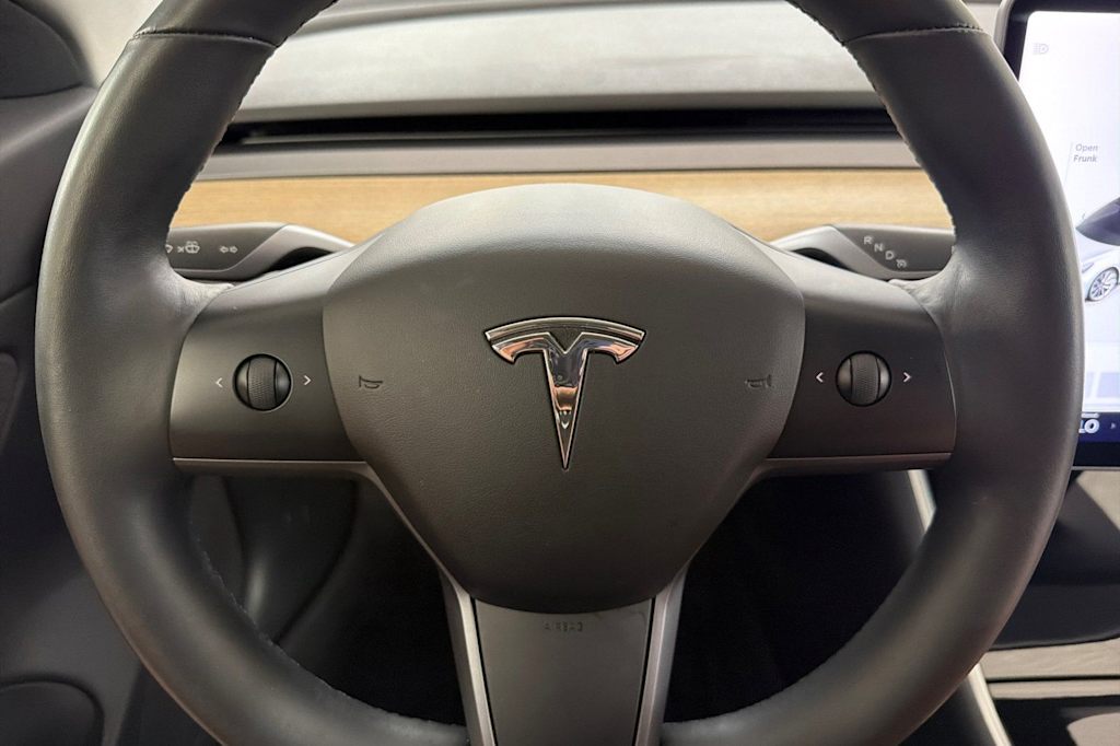 Thumbnail: 2018 Tesla Model 3 - 22
