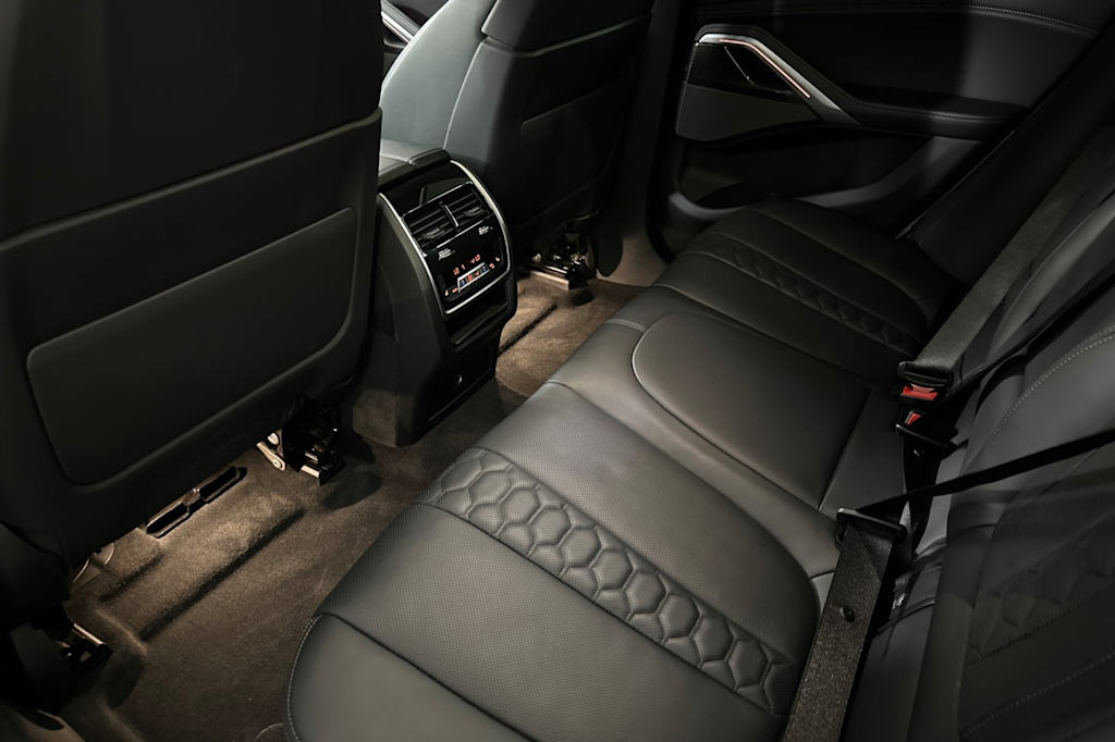 Thumbnail: 2022 BMW X6 - 9