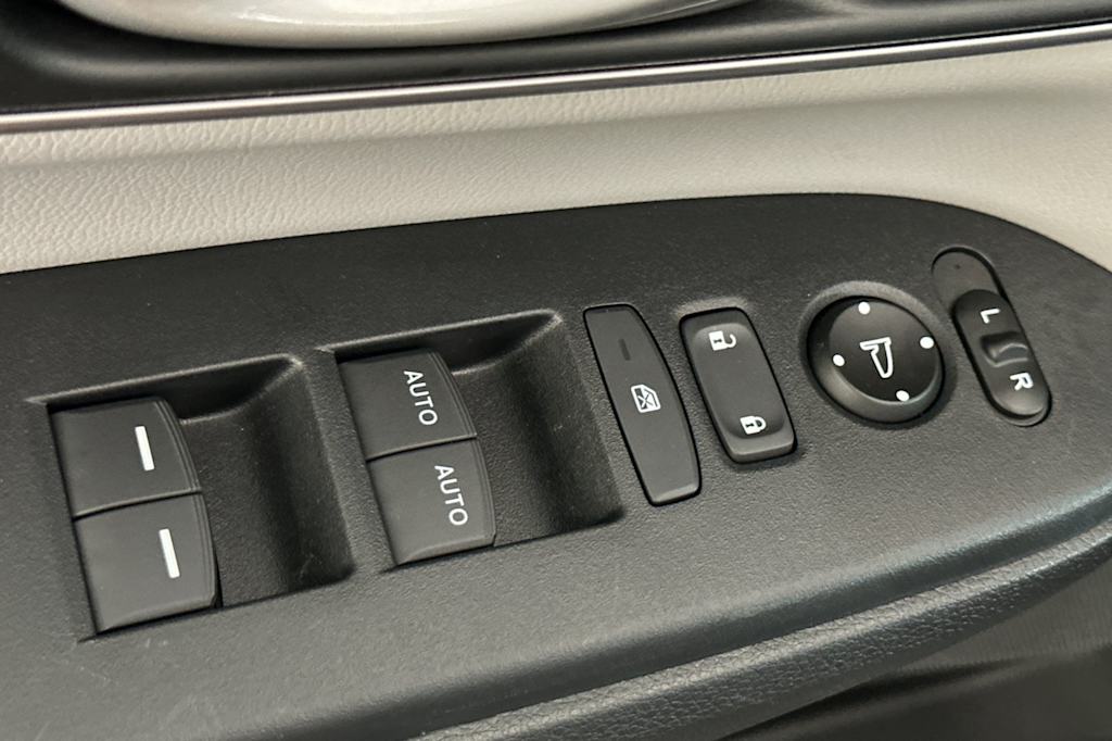 Thumbnail: 2019 Honda CR-V - 21