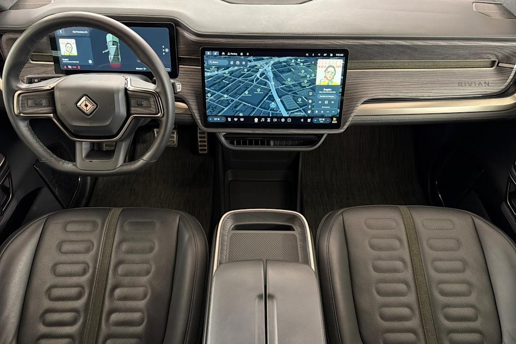 Thumbnail: 2023 Rivian R1S - 2