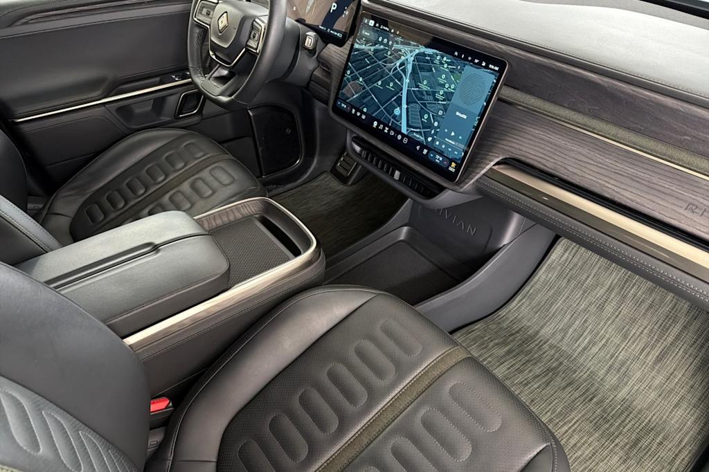 Thumbnail: 2023 Rivian R1S - 9