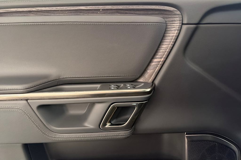 Thumbnail: 2023 Rivian R1S - 19