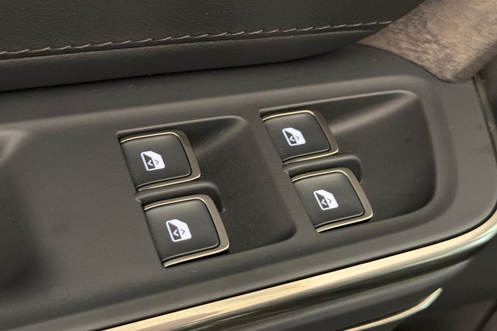 Thumbnail: 2023 Rivian R1S - 20