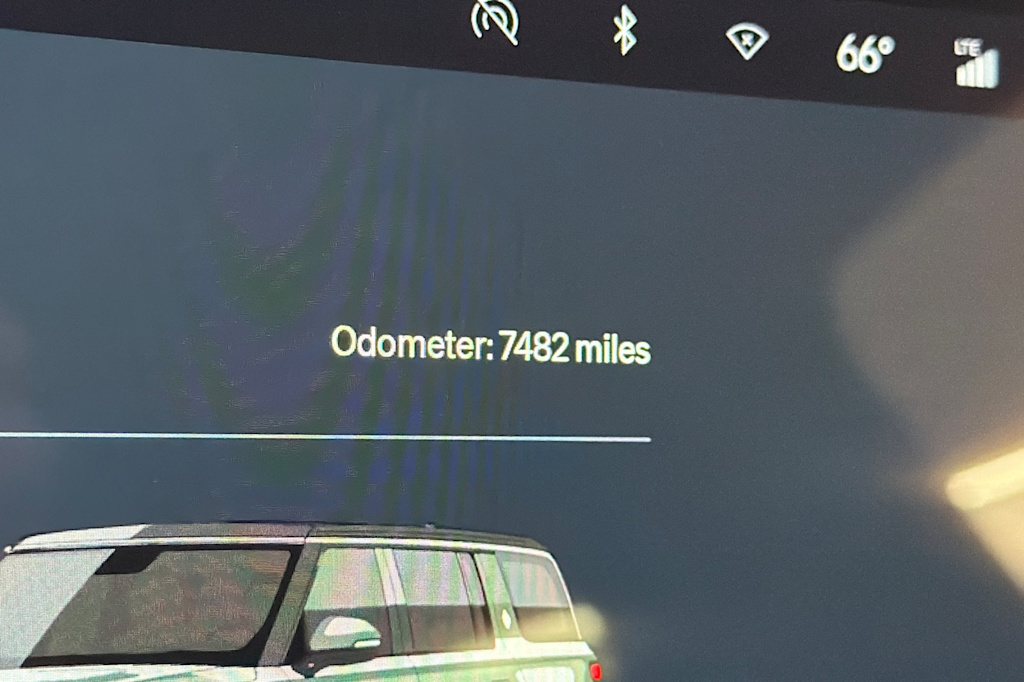 Thumbnail: 2023 Rivian R1S - 14