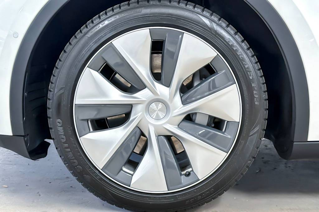 Thumbnail: 2022 Tesla Model Y - 8